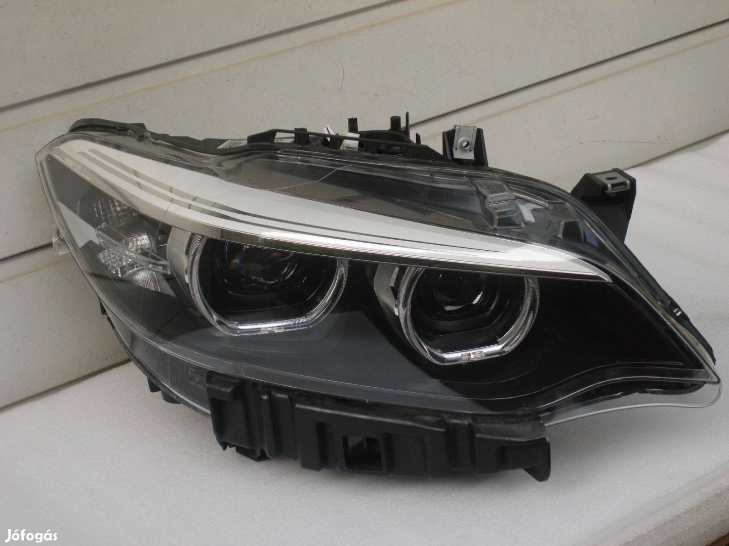 BMW 2-es F22 F23 Jobb első Led Fényszóró 63.118738680 2015-től Hibátla