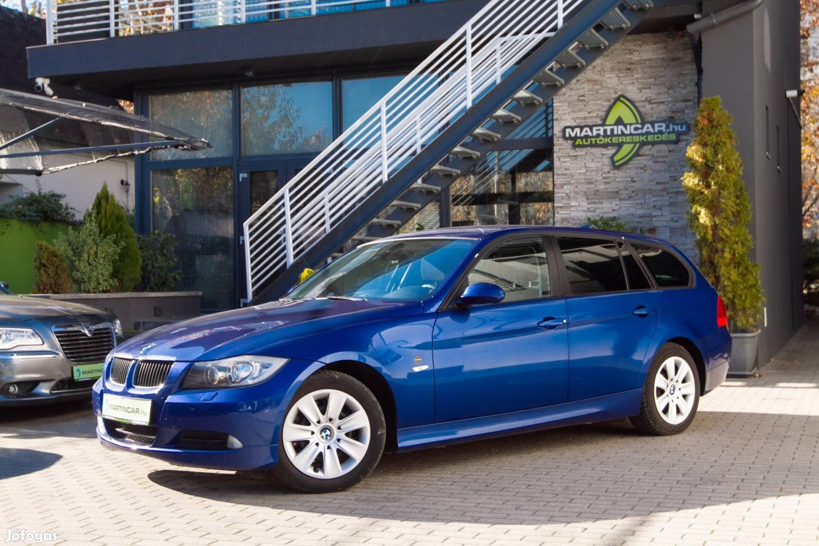 BMW 318d Touring Toledoblau Metallic +Első Tula...