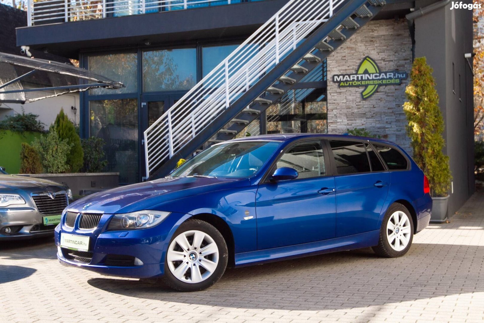 BMW 318d Touring Toledoblau Metallic +Első Tula...