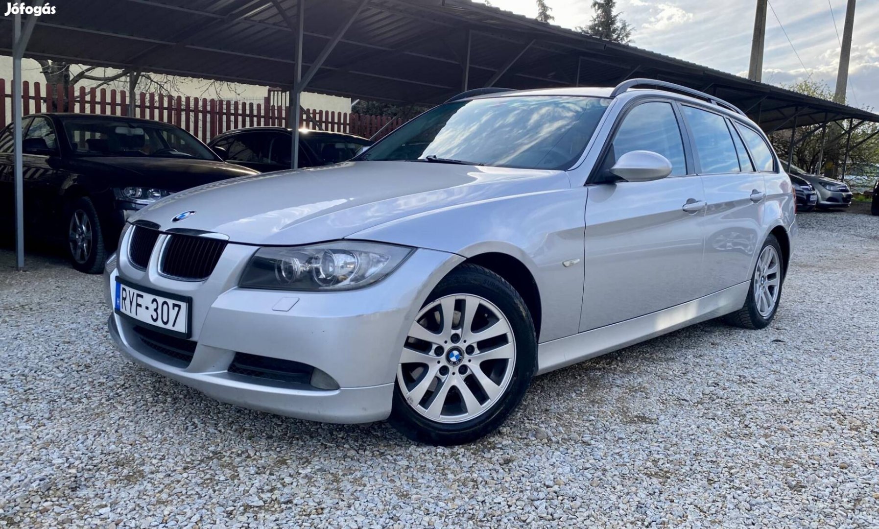 BMW 318d Touring Xenon/Navi/Digitklíma/Kézivált...