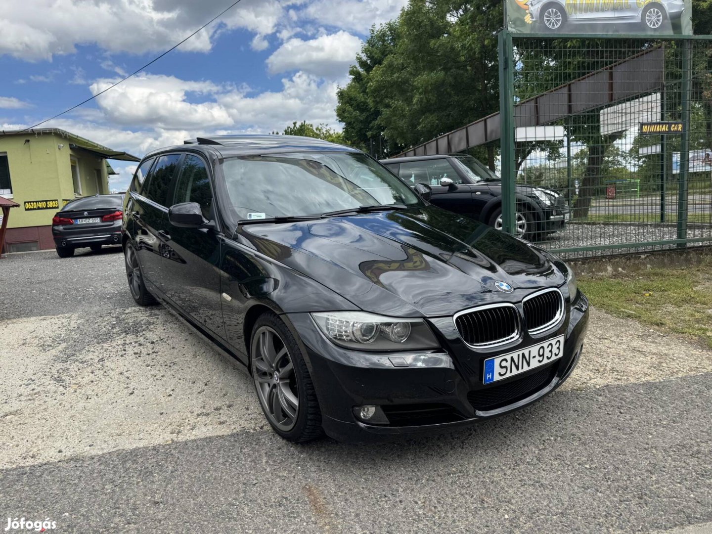 BMW 318i Touring Bőr! Nagy navi! Dupla pohártar...