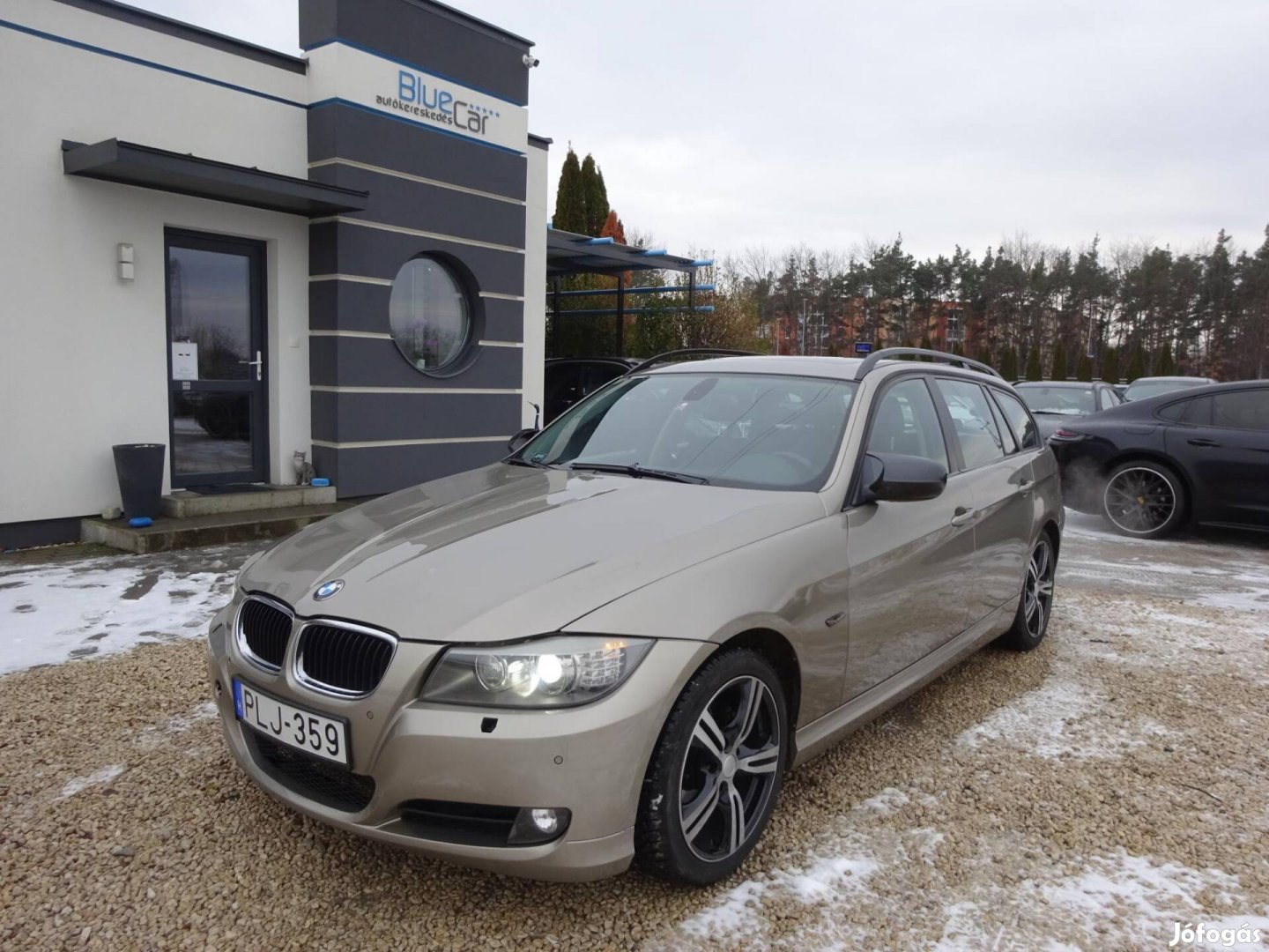 BMW 320d Touring Xenon!!Ülésfűtés!!Üvegtető!!Al...