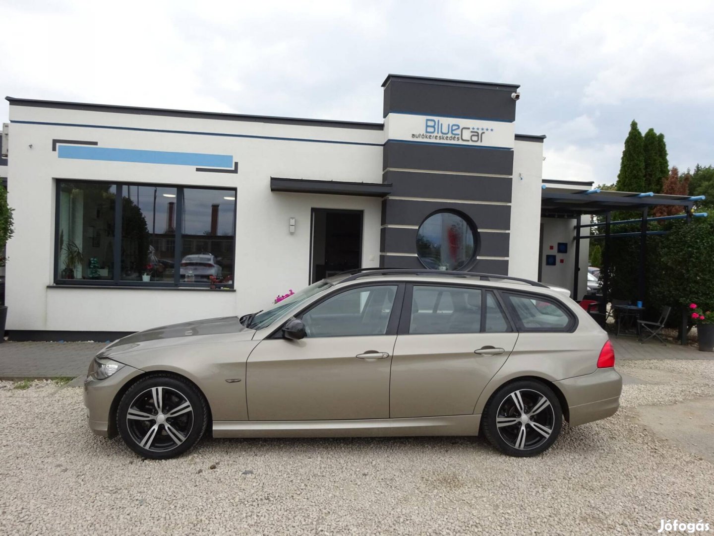 BMW 320d Touring Xenon!!Ülésfűtés!!Üvegtető!!Al...