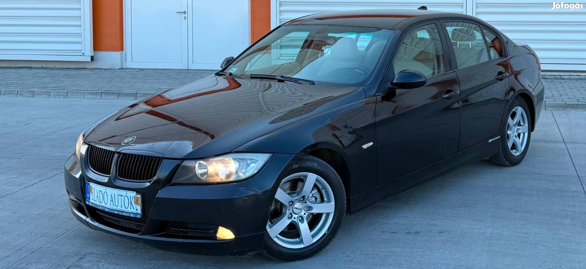 BMW 320d /Manuál 6 / Bézs Belső / Frissen SZERV...