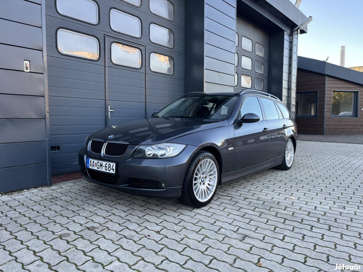 BMW 320i Touring Szervizkönyv / 1Éves Vezérlés...