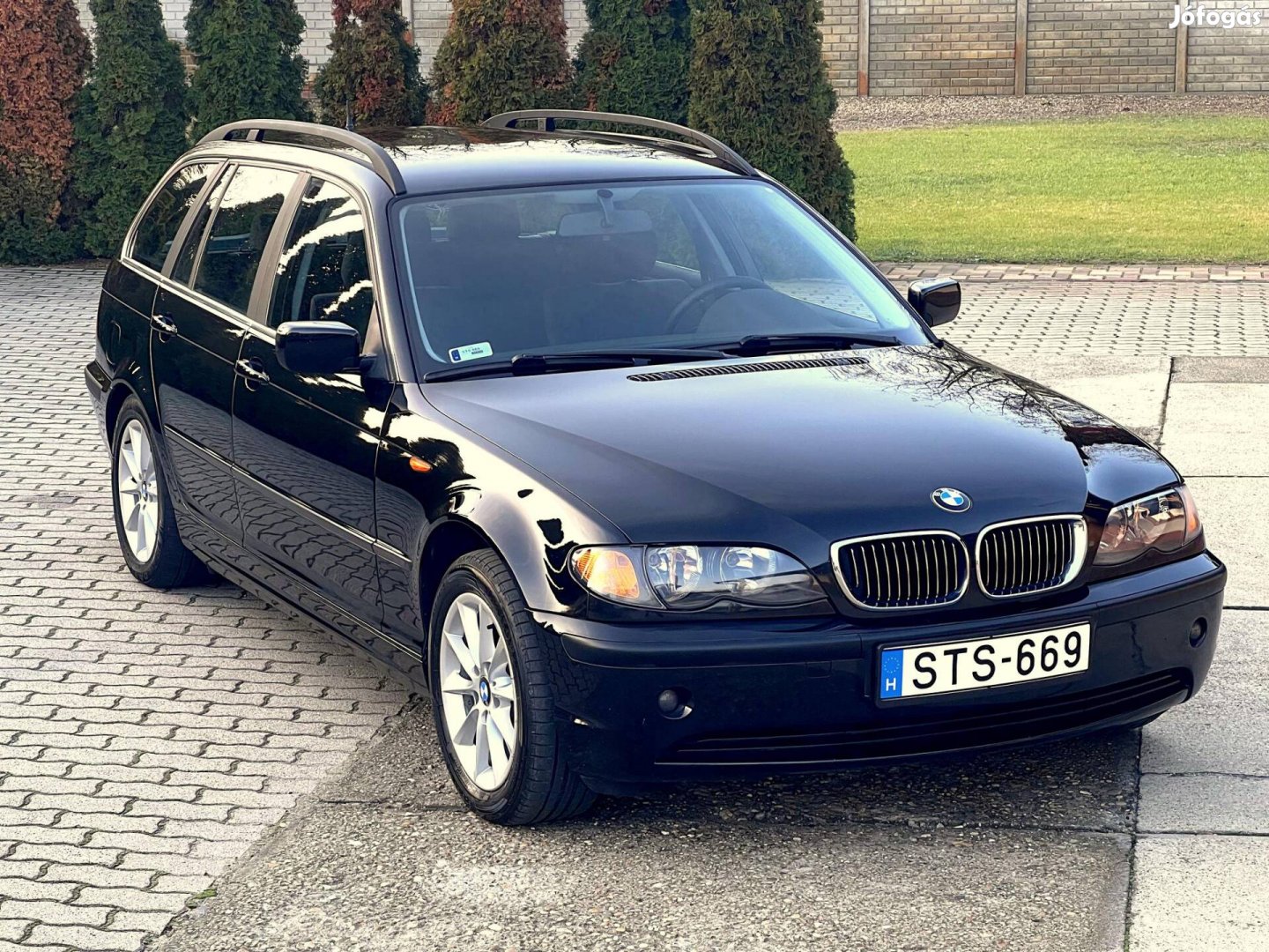 BMW 320i Touring Végig Vezetett Szervízköny. SP...