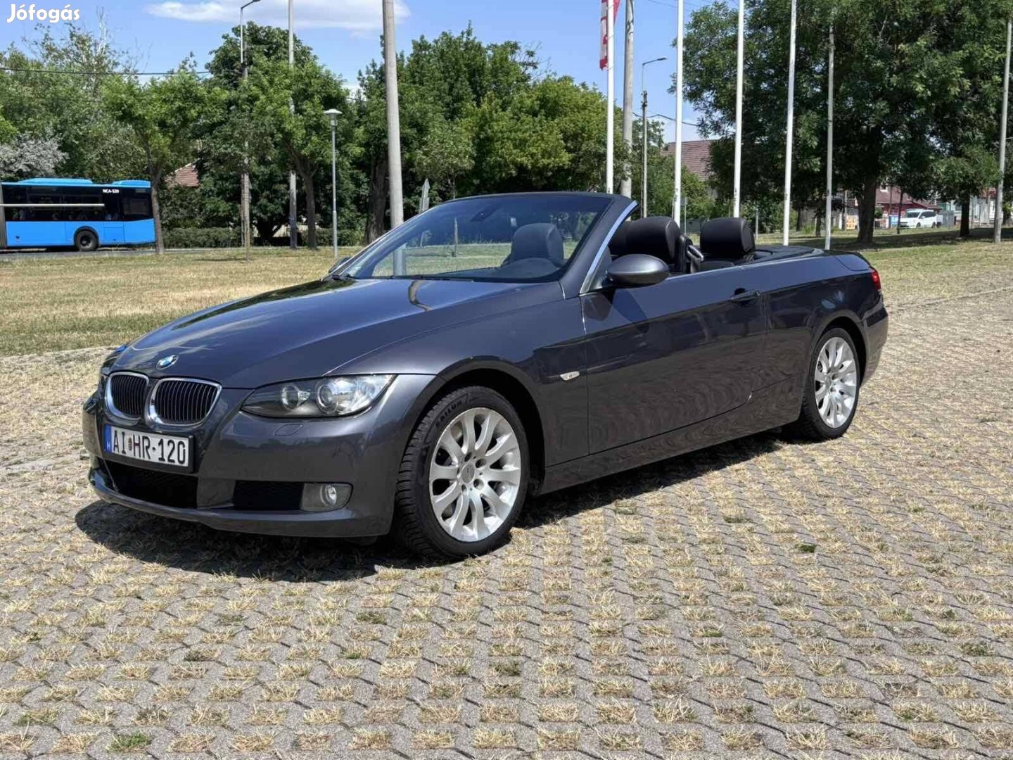 BMW 325i.......