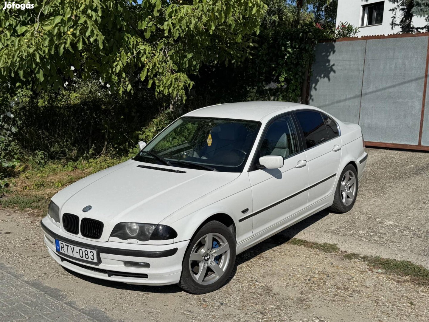 BMW 328i.......