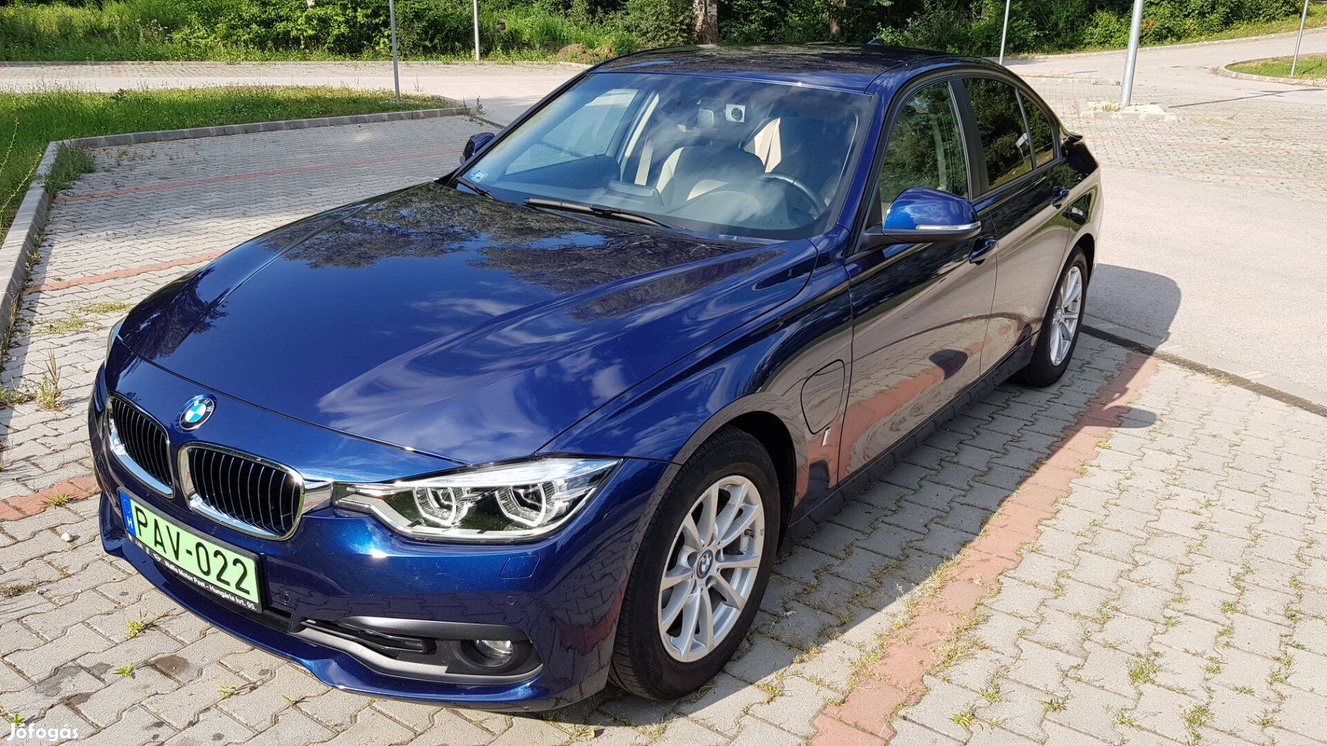 BMW 330e Plug-In Hybrid 1. tulajdonostól eladó