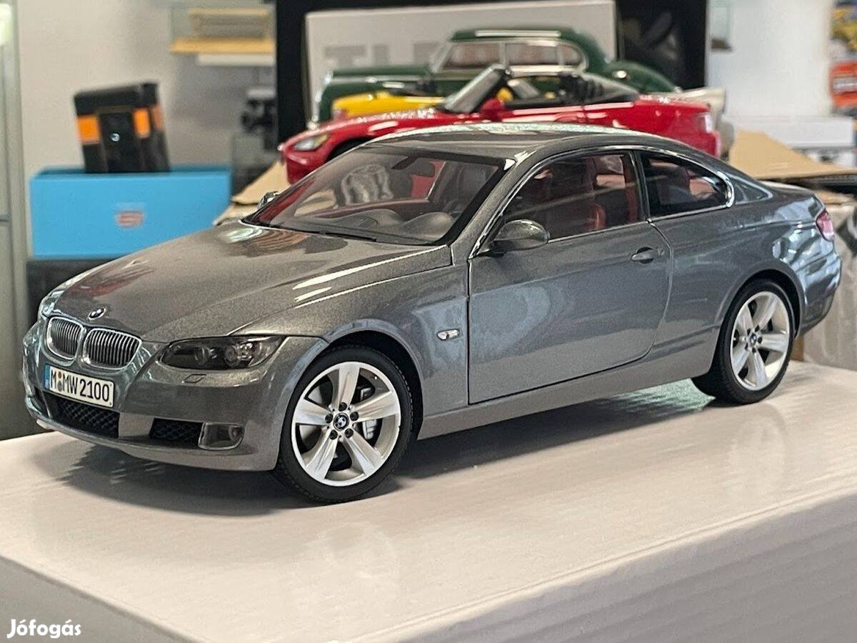 BMW 330i E92 2006 1:18 Kyosho Dealer Edition 80430407220