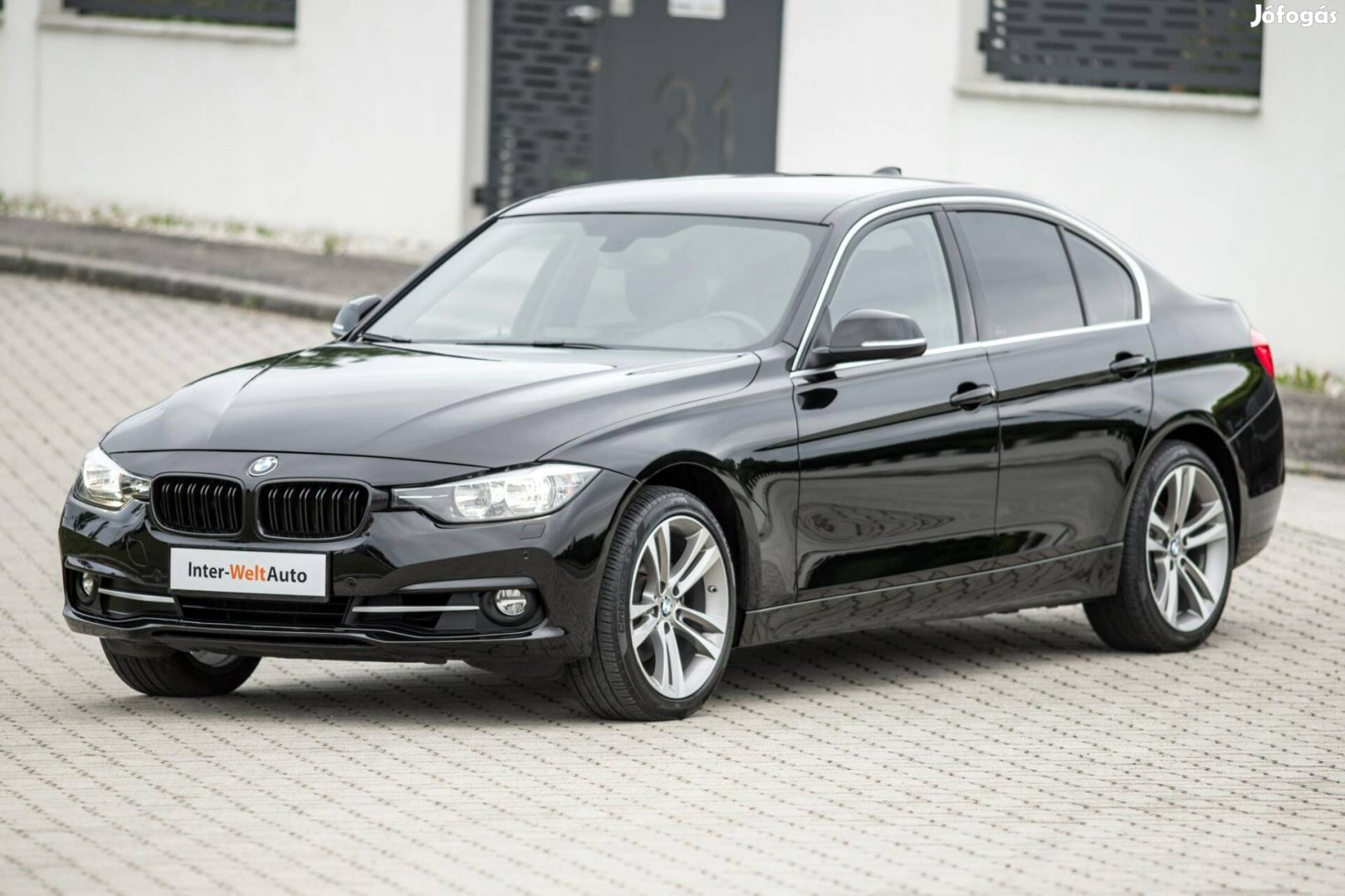 BMW 330i (Automata) Megkimélt Leinformálható