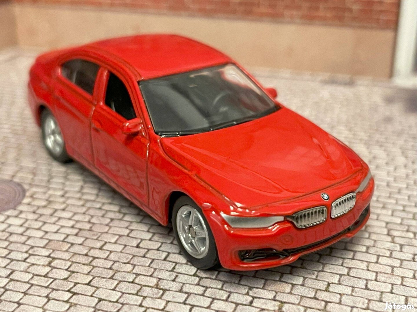 BMW 335i modell autó - Welly 1:64 méret