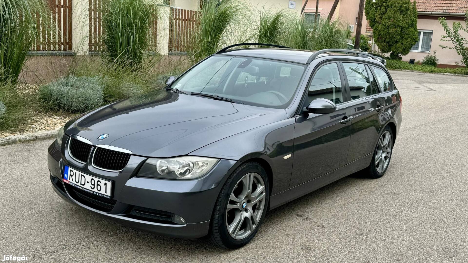 BMW 3-AS Sorozat 318d Touring