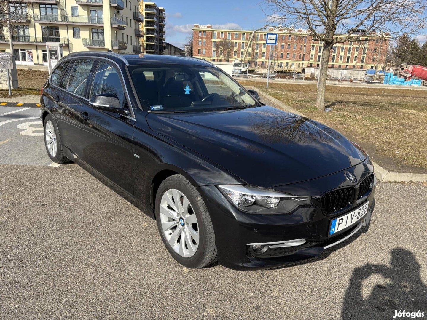 BMW 3-AS Sorozat 318d Touring (Automata) modern...