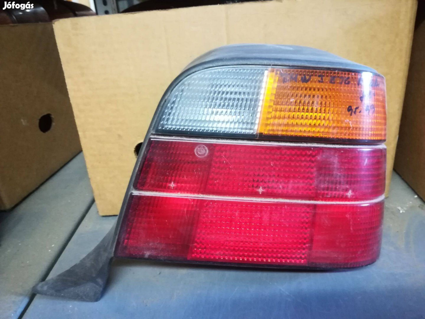 BMW 3 E36 hátsólámpa jobb kombi 1990->1994