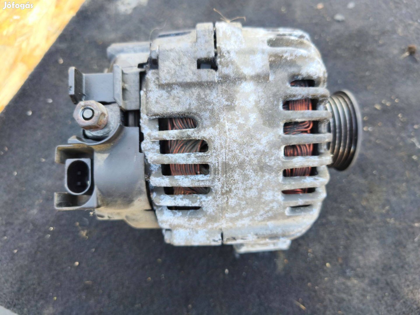 BMW 3 E90 E91 320D M47 generátor