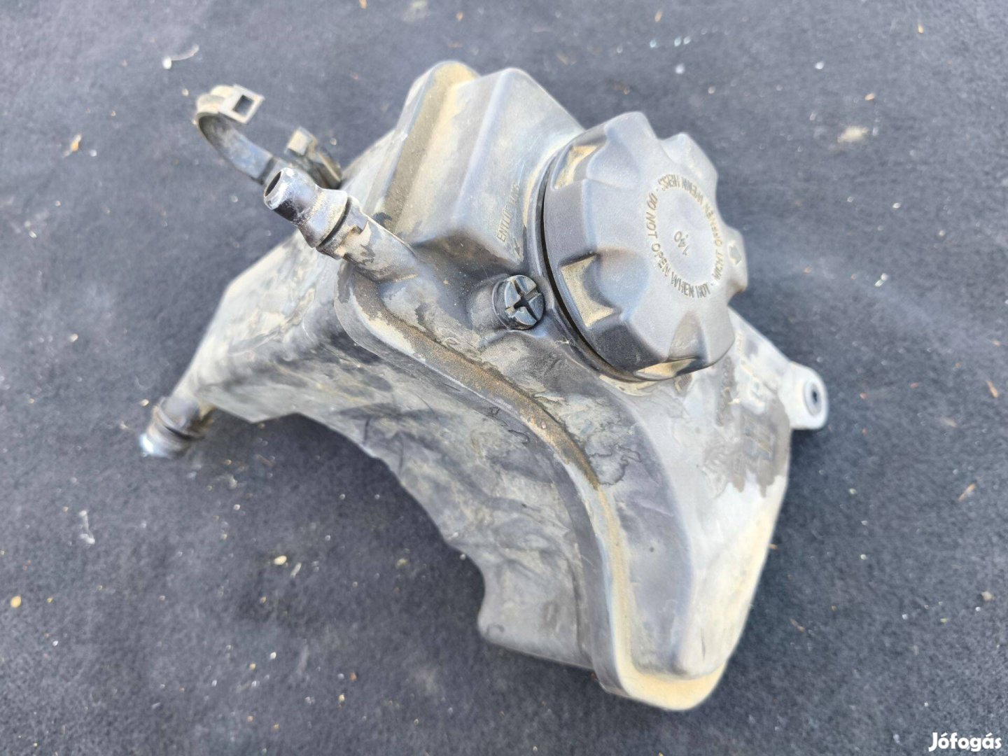 BMW 3 E90 E91 320D kiegyenlítő tartály