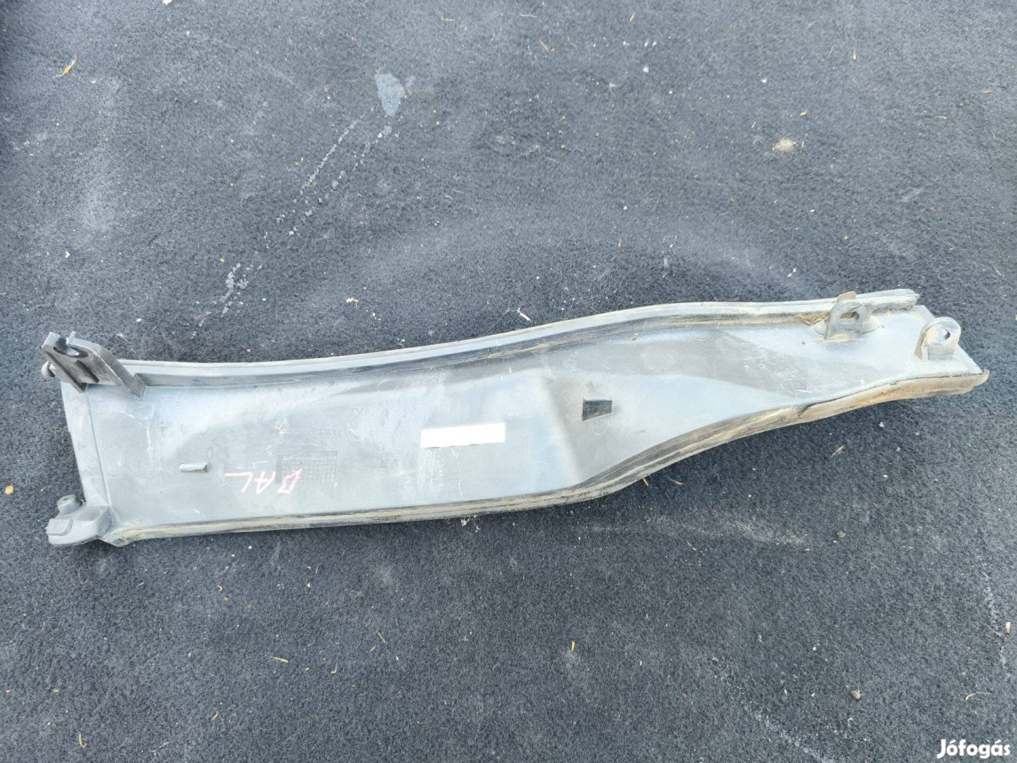BMW 3 E90 E91 bal oldali szélvédő alatti vízelvezető műanyag