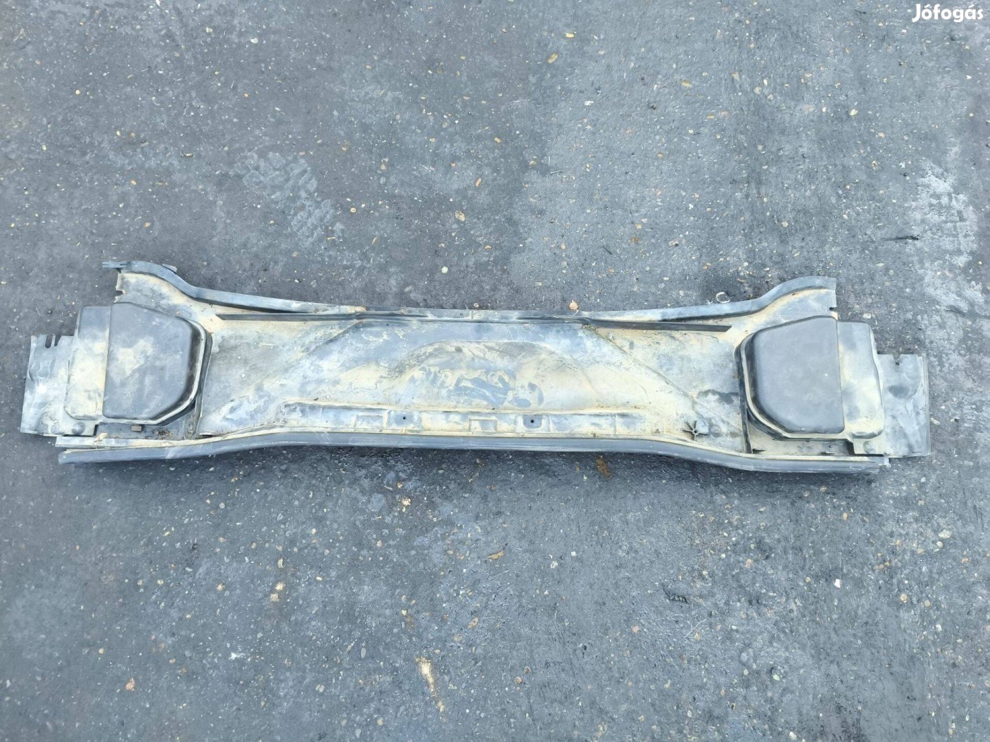 BMW 3 E90 E91 pollenszűrő ház alső része burkolat