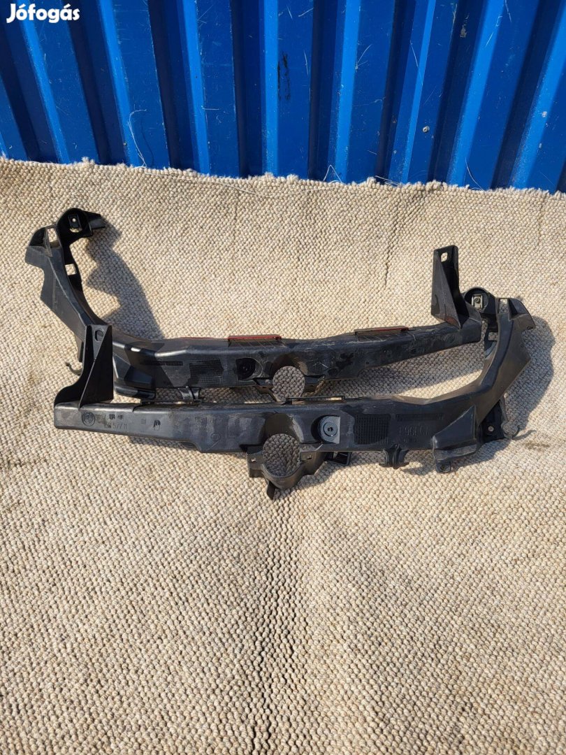 BMW 3 E90 LCI gyári jobb 51647138401 fényszóró tartó