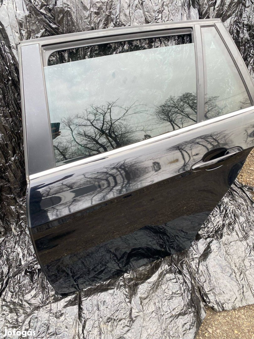 BMW 3-as E91 LCD jobbos hátsó ajtó Schwarz 2 színkód