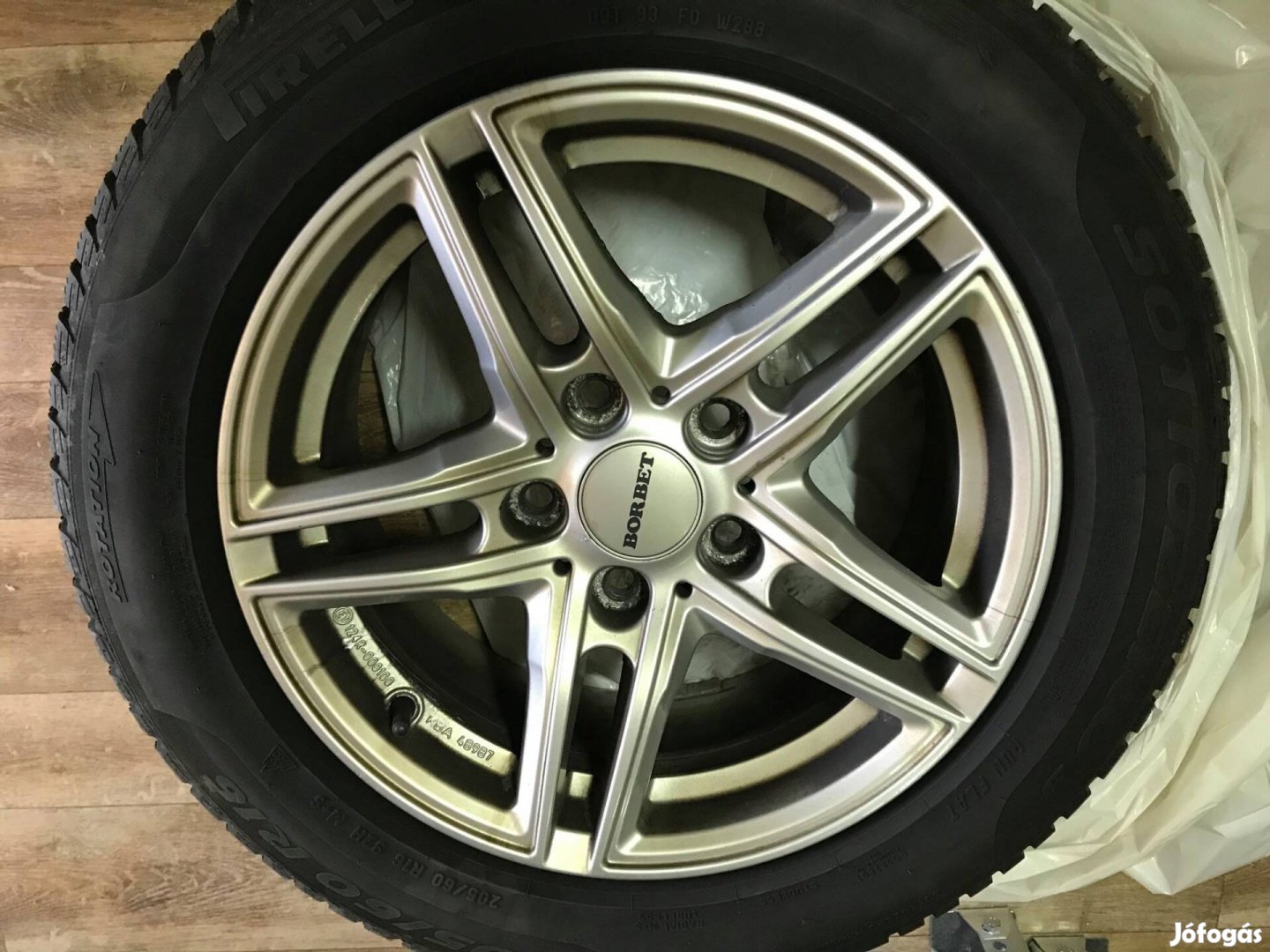 BMW 3-as alufelni téligumi szett egyben Pirelli 16-os