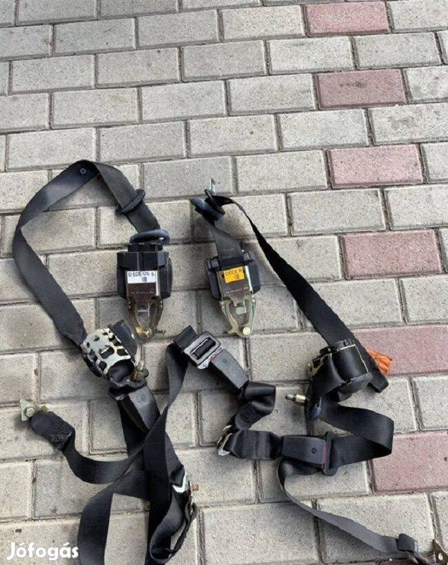 BMW 3-as sorozat E36 Bmw e36 compact biztonsági öv övek