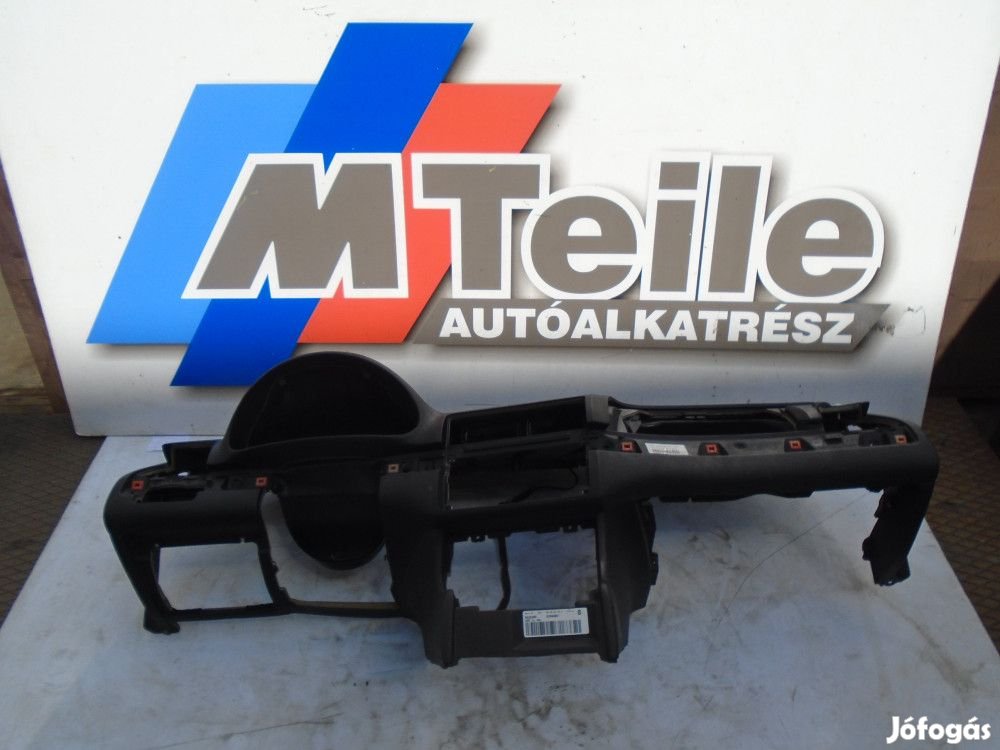 BMW 3-as sorozat E46 Műszerfalpárna (bontott)