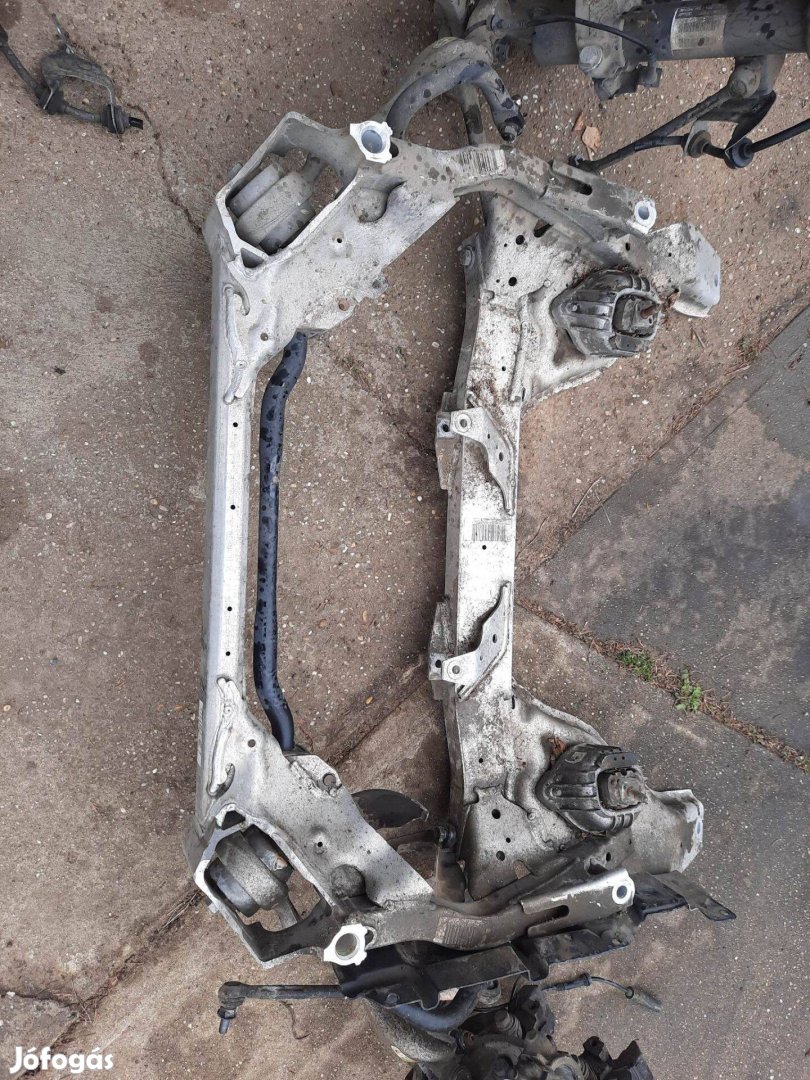 BMW 3-as sorozat E90, E91, E92, E93 első bölcső