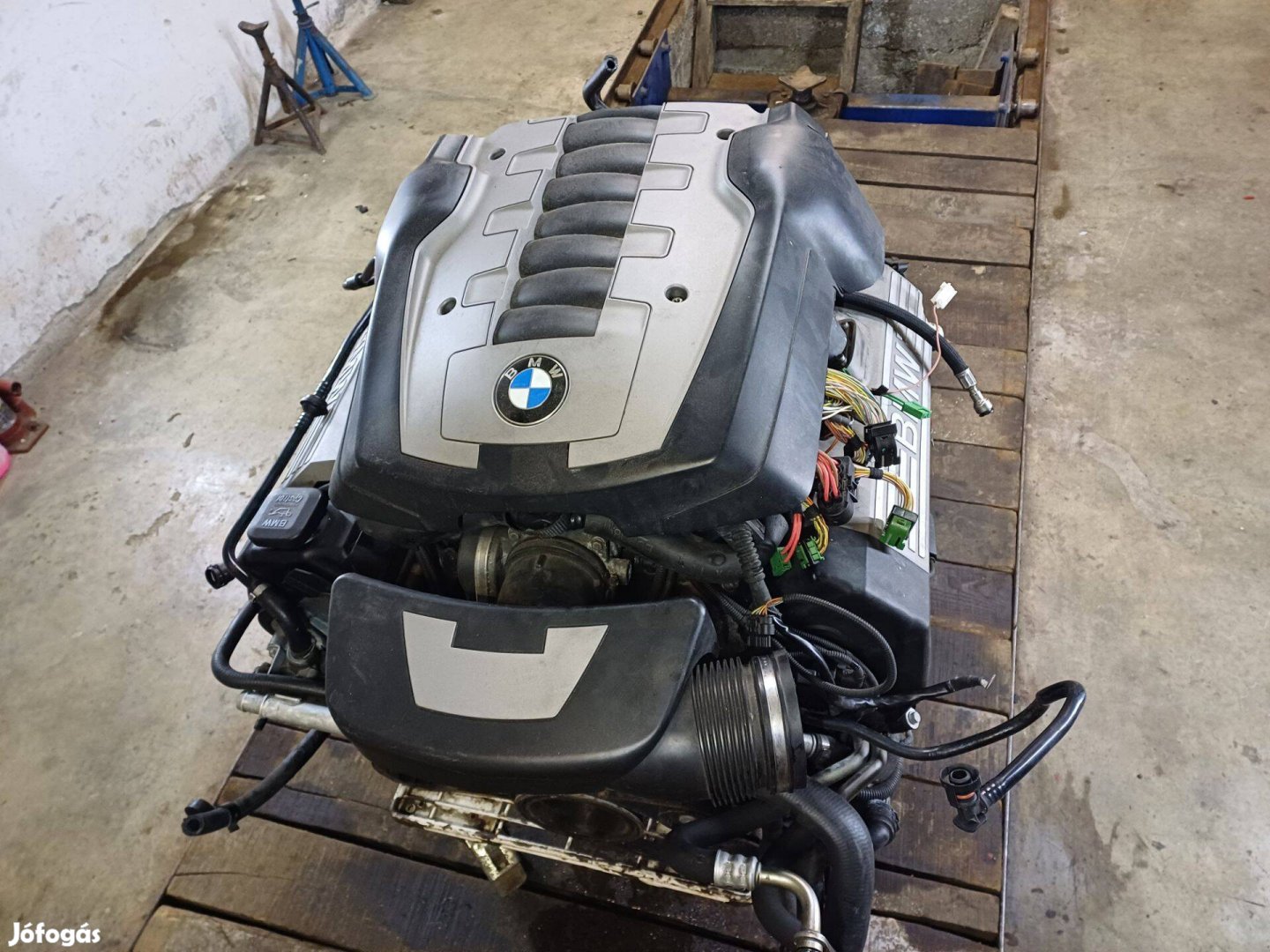 BMW 50i V8 N46B48 motor alkatrészek