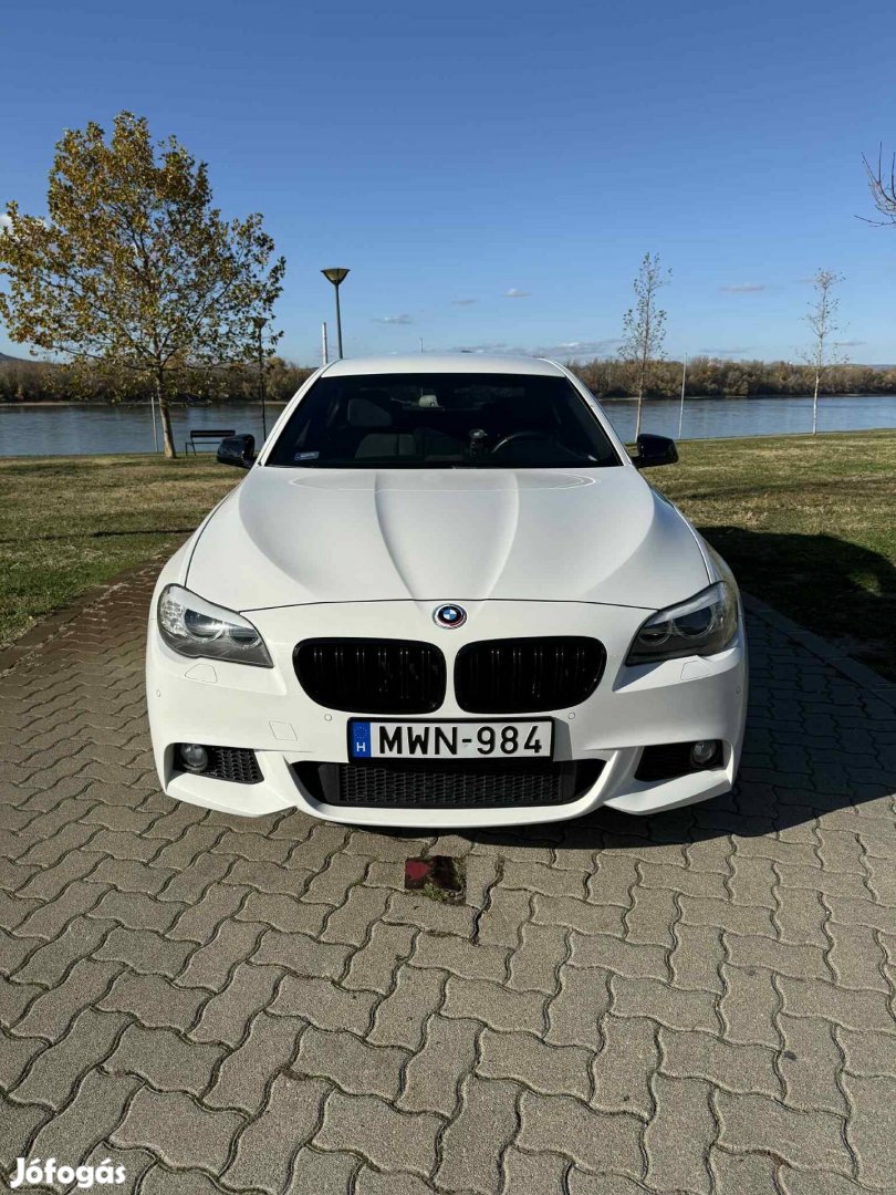 BMW 520 D Hátsókerékhajtás teljes gyári M sport shadowline . 