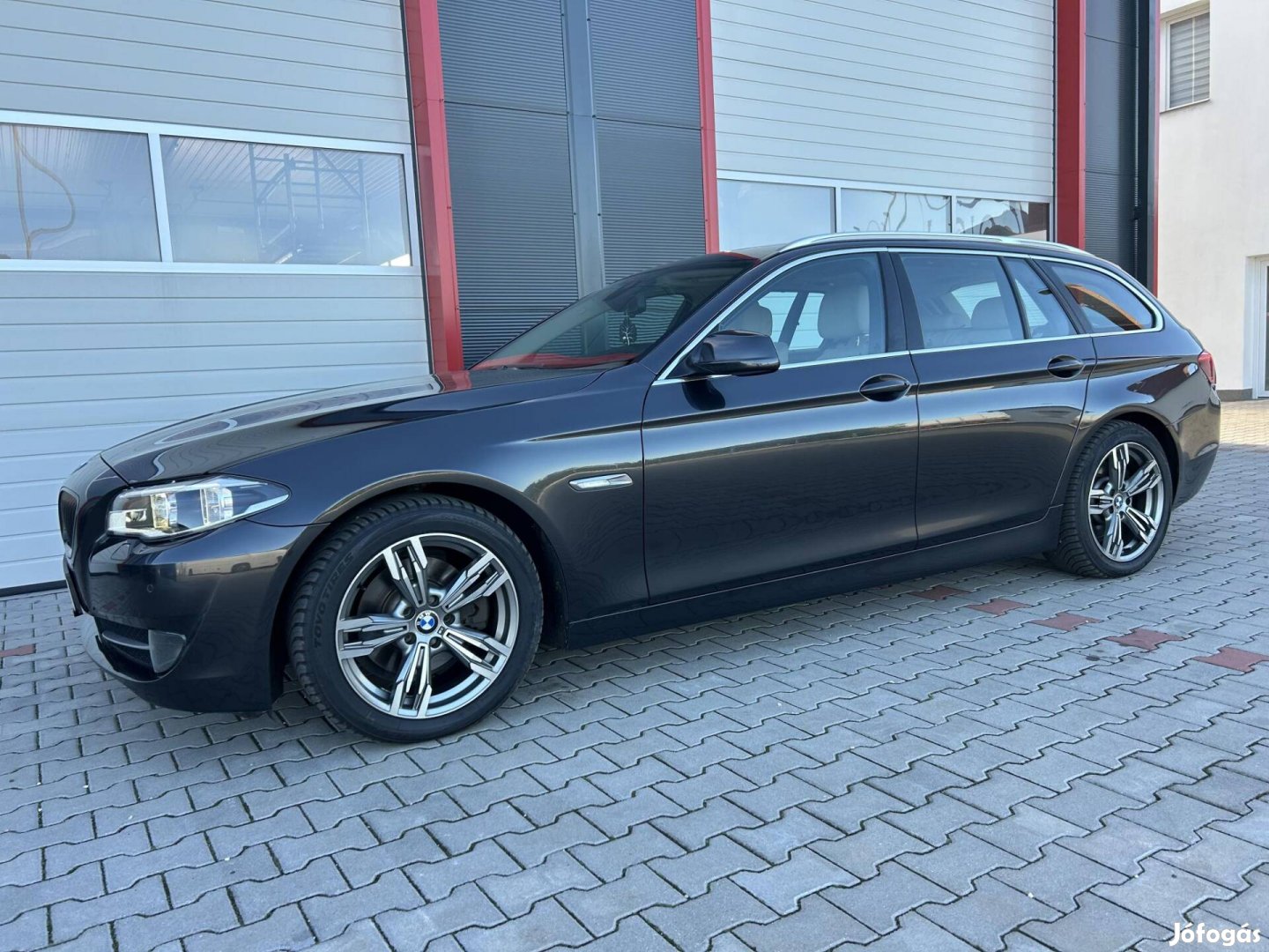 BMW 520d Touring (Automata) Bőr/LED Lámpa/Panor...