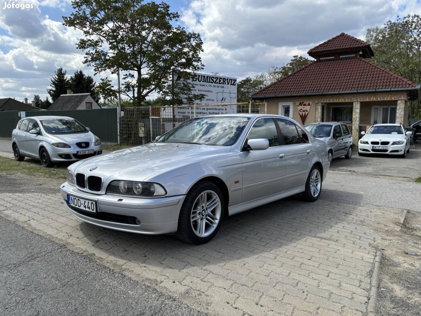 BMW 525i.......