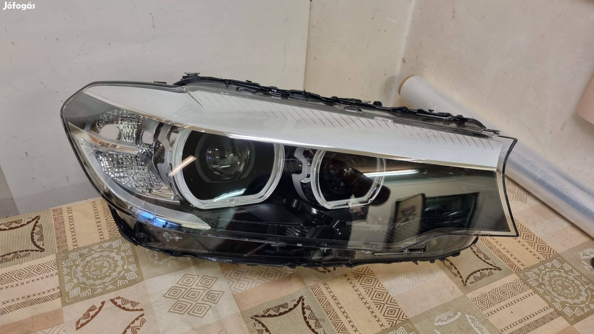 BMW 5 G30 G31 Jobb első fényszóró 8499112-01