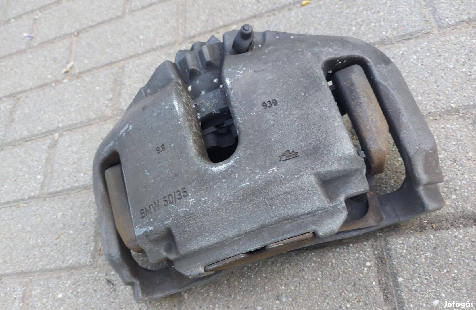 BMW 5-ös, F07, F10, 6-os, F06, 7-es, F01 jobb első féknyereg, féktuskó
