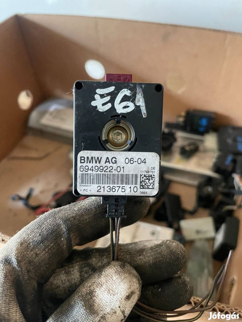 BMW 5-ös sorozat E60/E61 antenna erősítő (6949922)