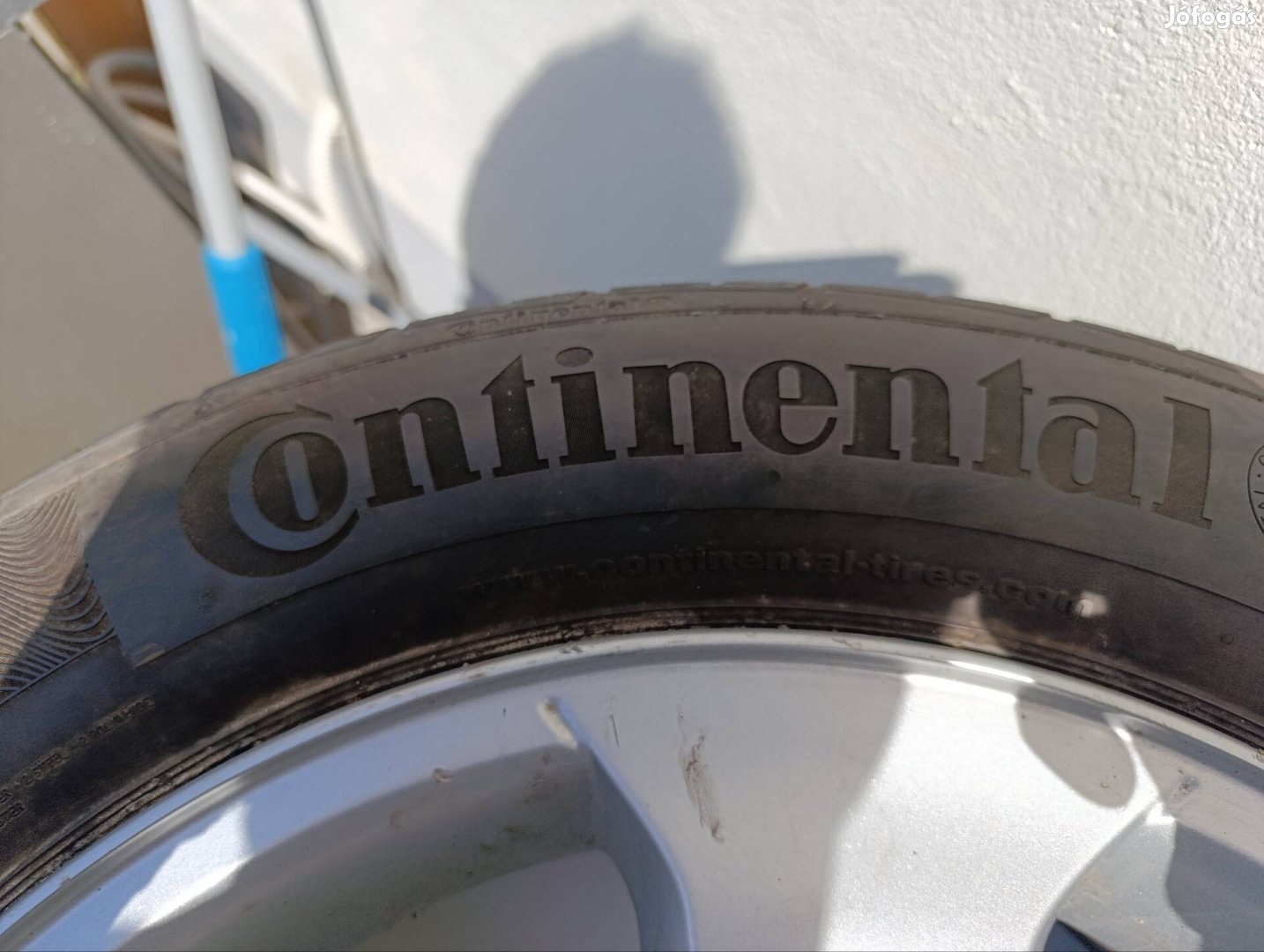 BMW Alufelni Continental nyári gumival 235 /55 R 17