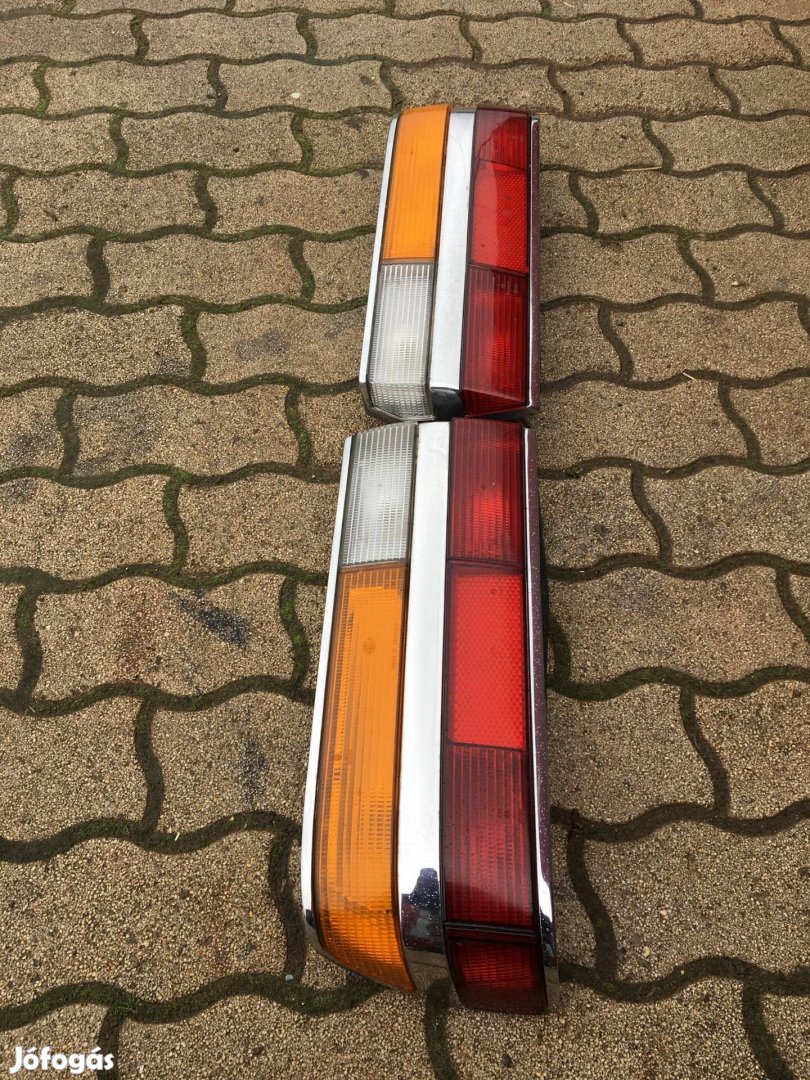 BMW E28 gyári Hella hátsó lámpa pár