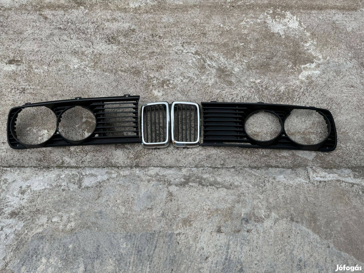 BMW E28 hűtőrács + vese eladó