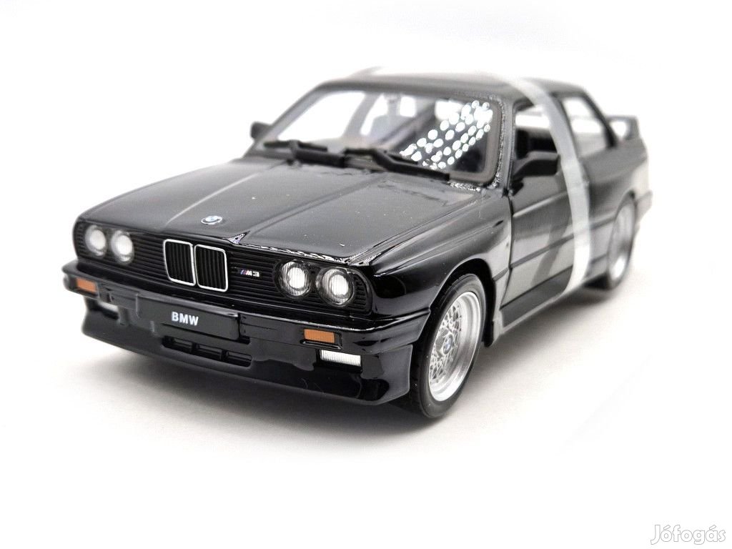 BMW E30 M3 (1988) - fekete - Bburago - 1:24