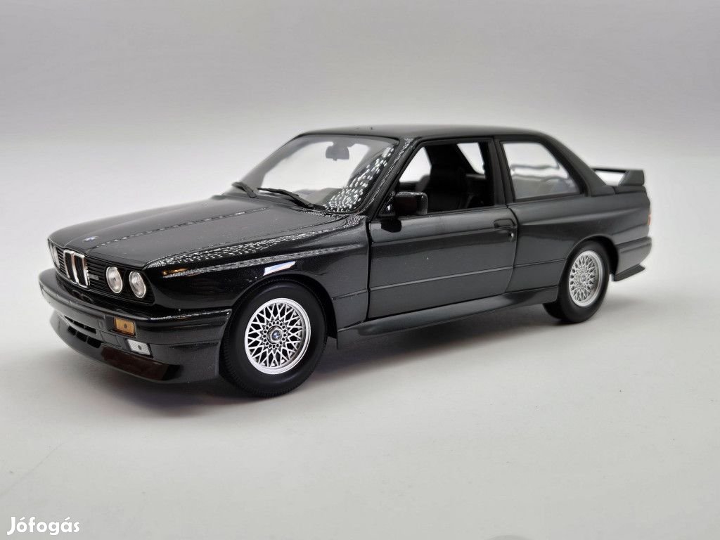 BMW E30 M3 - Minichamps - 1:18  - használt