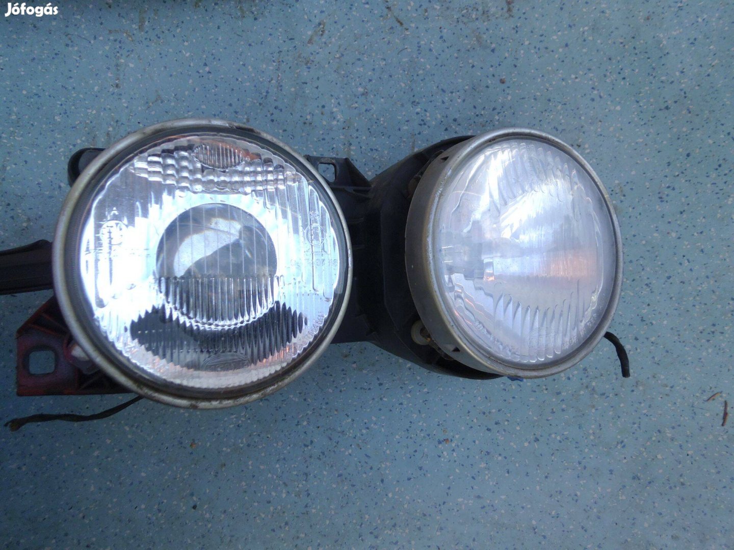 BMW E30 jobb első fényszóró Projektoros szép gyári Hella