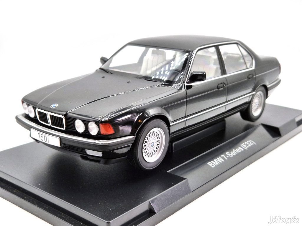 BMW E32 730i (1992) - MCG - 1:18 1/18 modellautó modell autó
