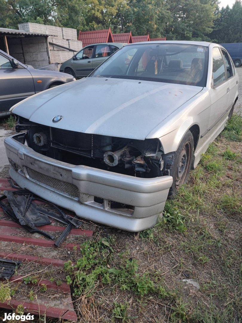 BMW E36 (bontódik)