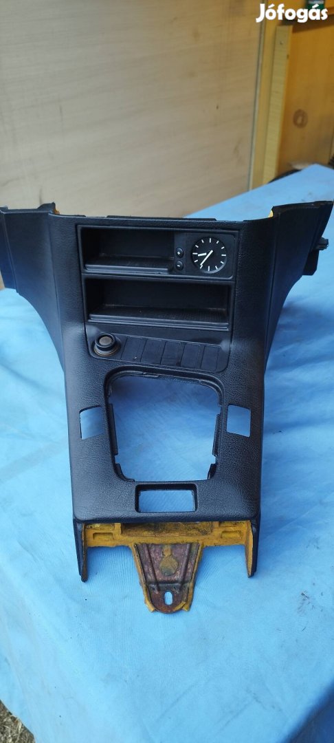 BMW E36 középkonzol