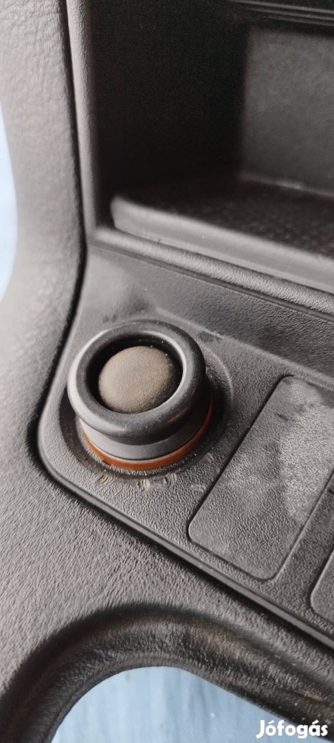 BMW E36 középkonzol 