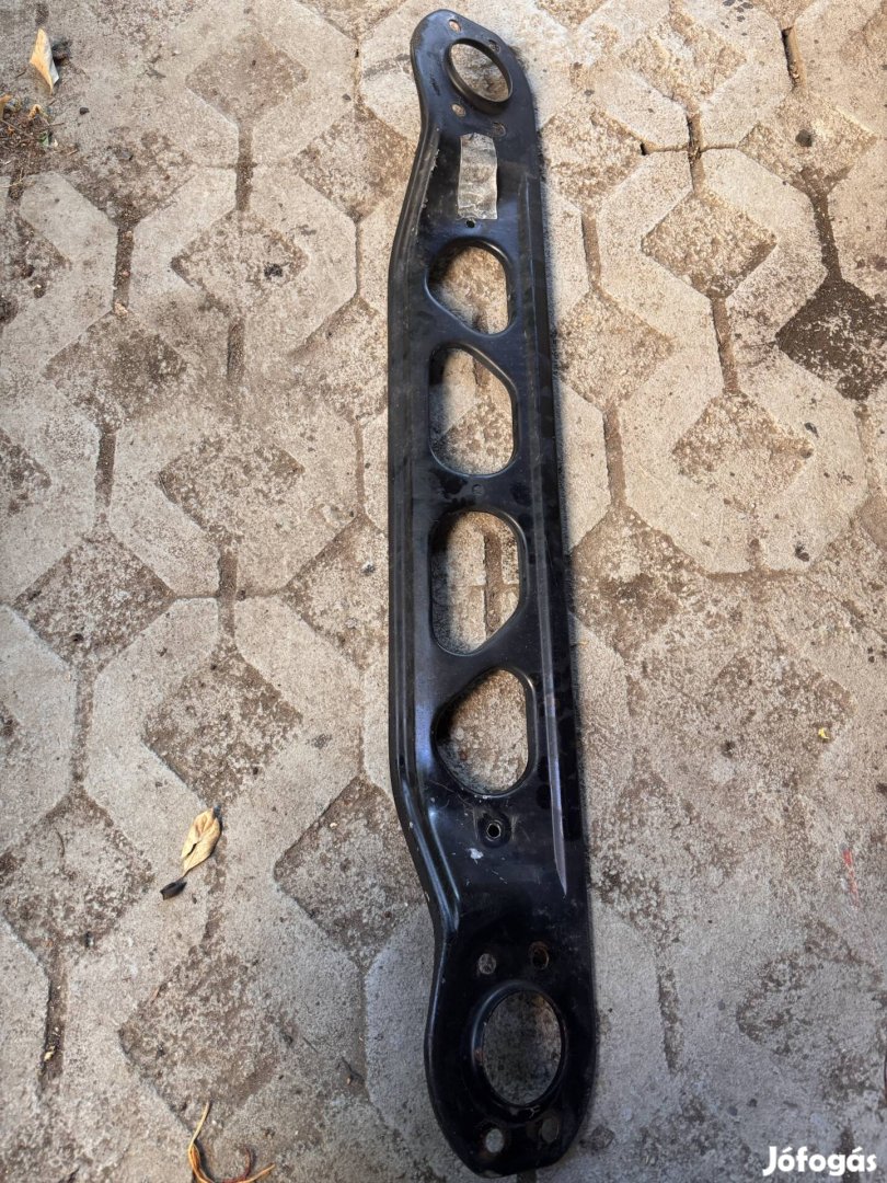 BMW E36 merevítő keresztmerevítő