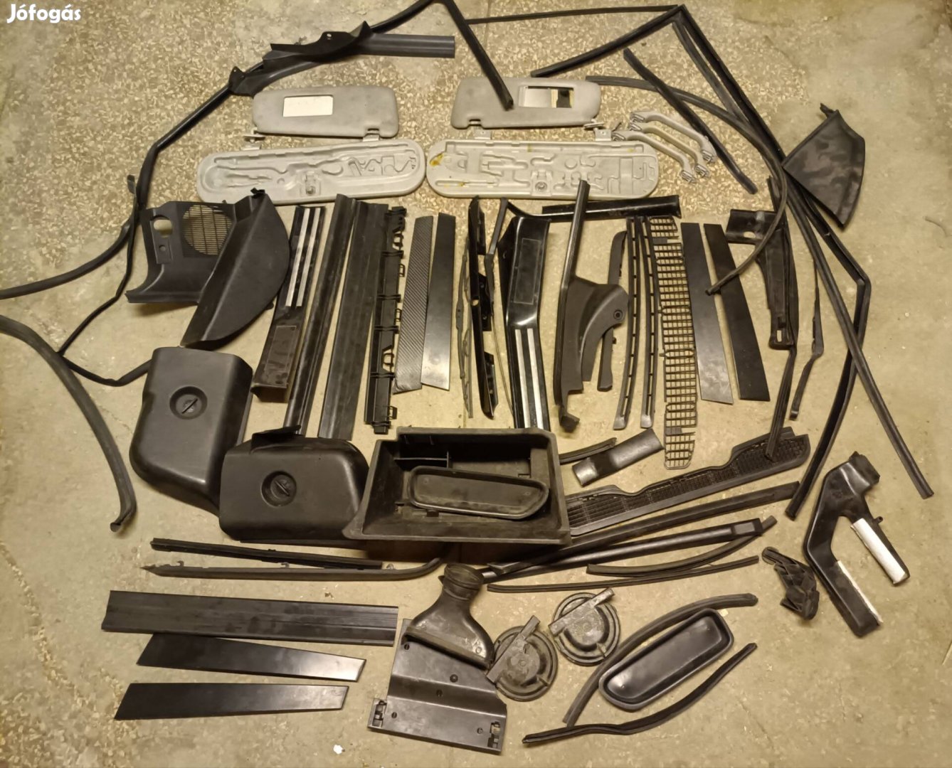 BMW E36 műanyag és fém belső és külső elemek! olcsón fillérekért ! 