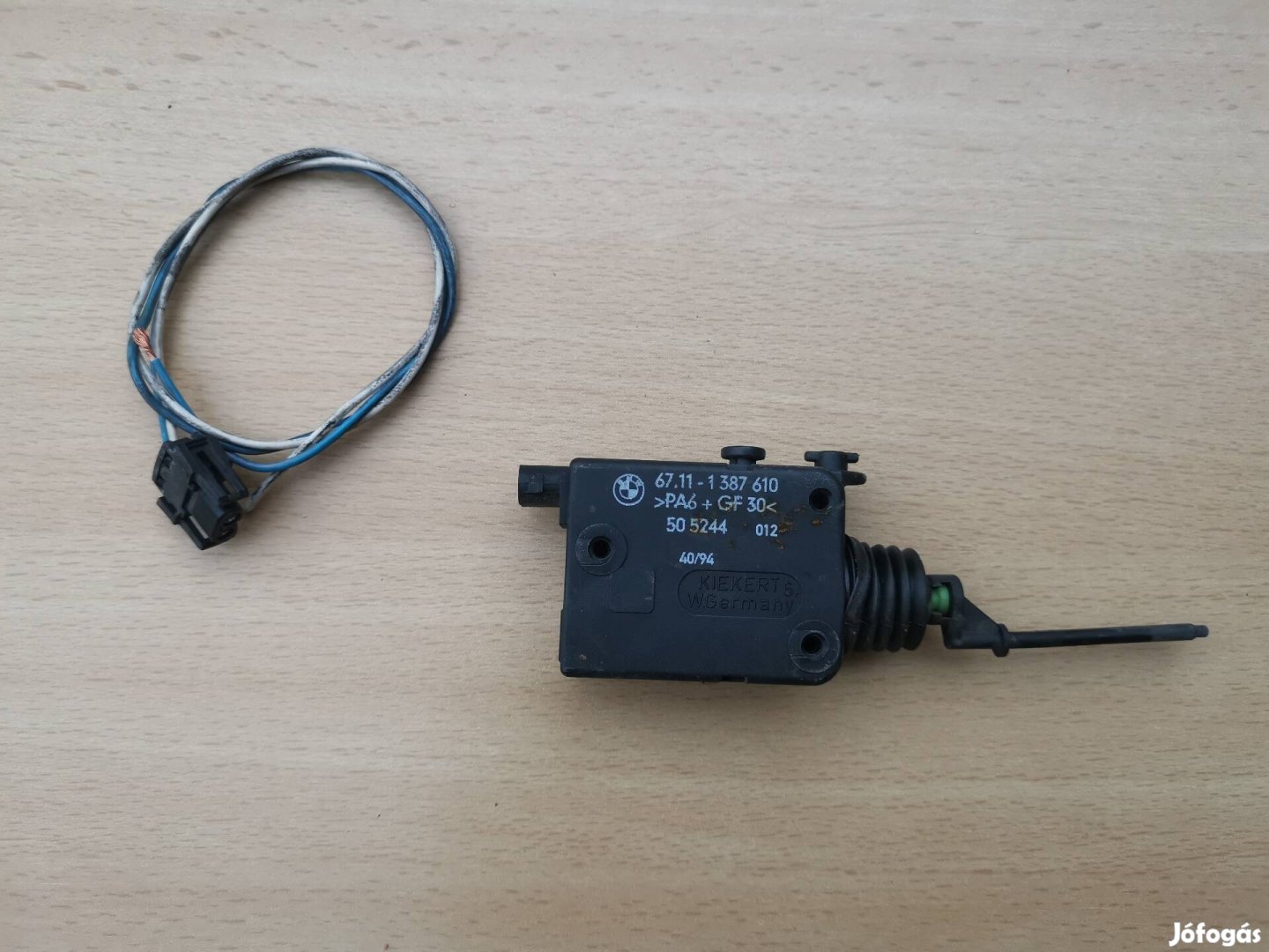 BMW E36 tanksapka nyitó motor
