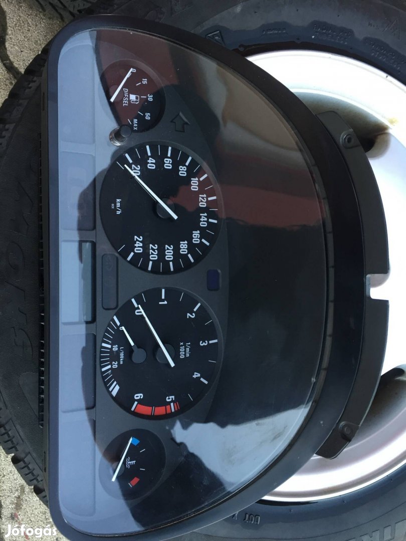 BMW E39 525 TDS műszeregység km-óra